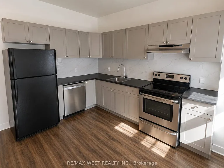 2089 Dufferin St #1 — Photo 2
