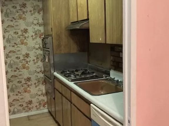 4th image of 39-65 52nd St #3