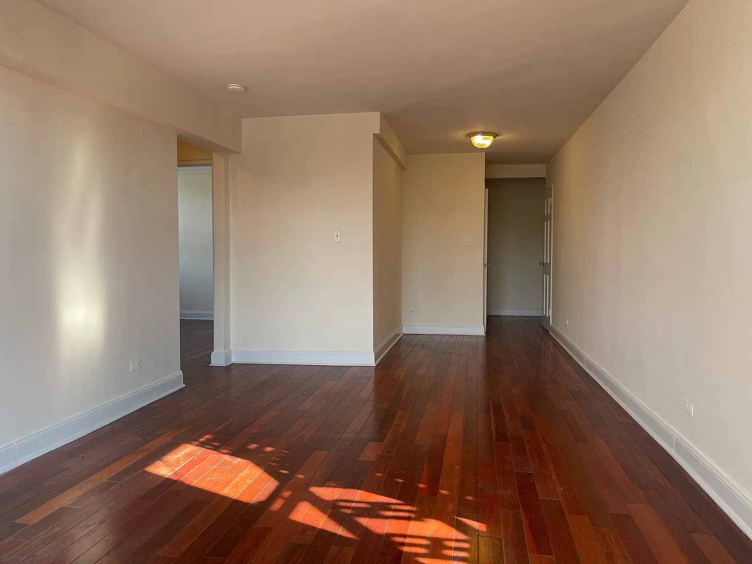 2 bed, 900 sqft, $2,950 — Photo 4