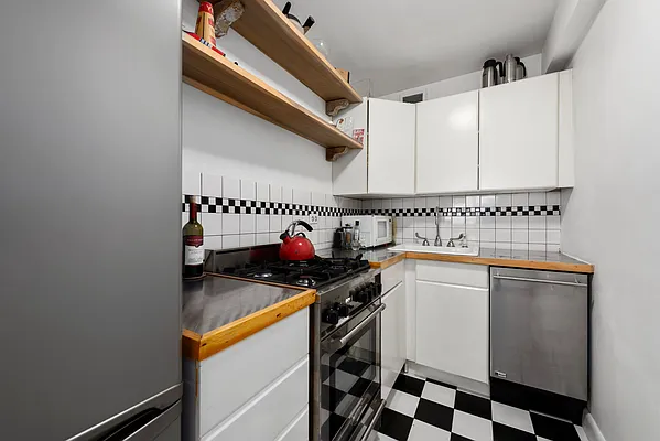 Rented by Douglas Elliman | media 6