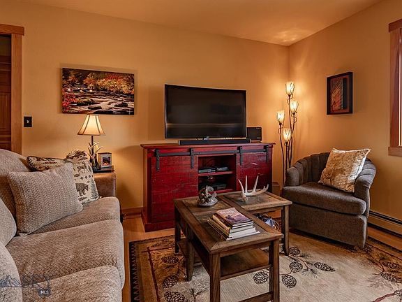 4th image of 605 N N St APT 7