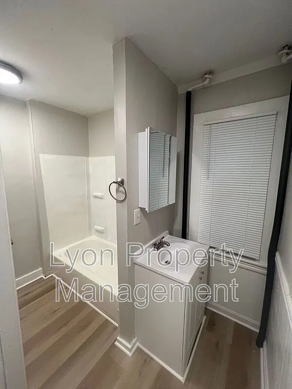 11 E Lawlor St — Photo 3