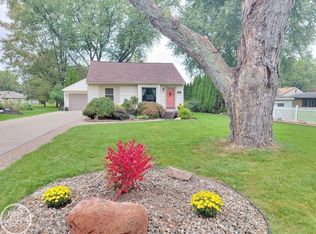 39401 Winkler St, Harrison Township, MI 48045