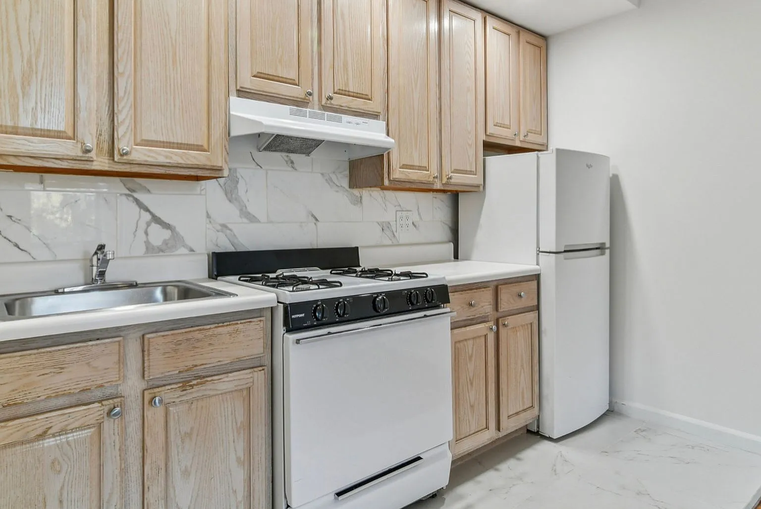 2 bed, $2,350 — Photo 3