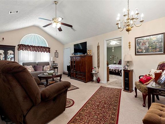 4th image of 60 Lee Road 2015