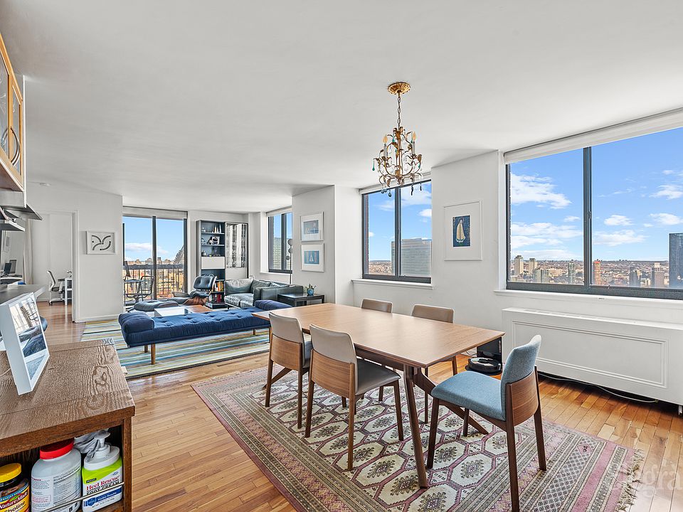 1st image of 250 E 40th St APT 47C