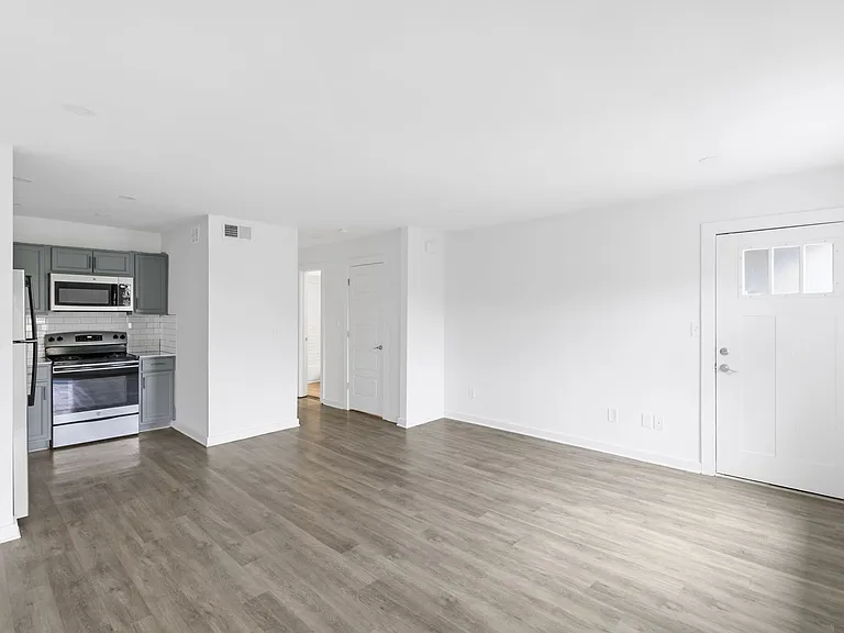 3021 Clairmont Ave S — Photo 15