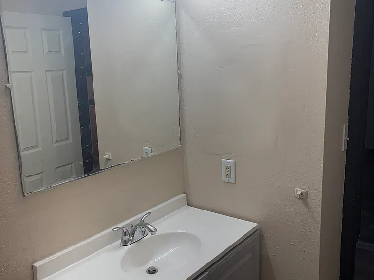 5653 Walter Ave #1 — Photo 21
