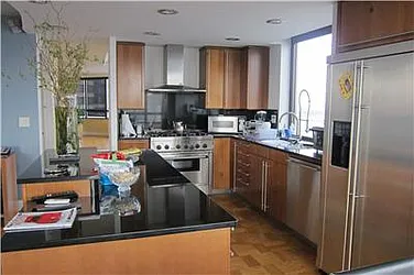 Rented by R New York