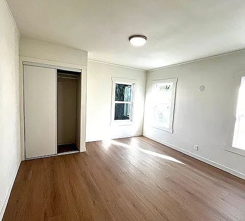 5th image of 409 1/2 N Coronado St