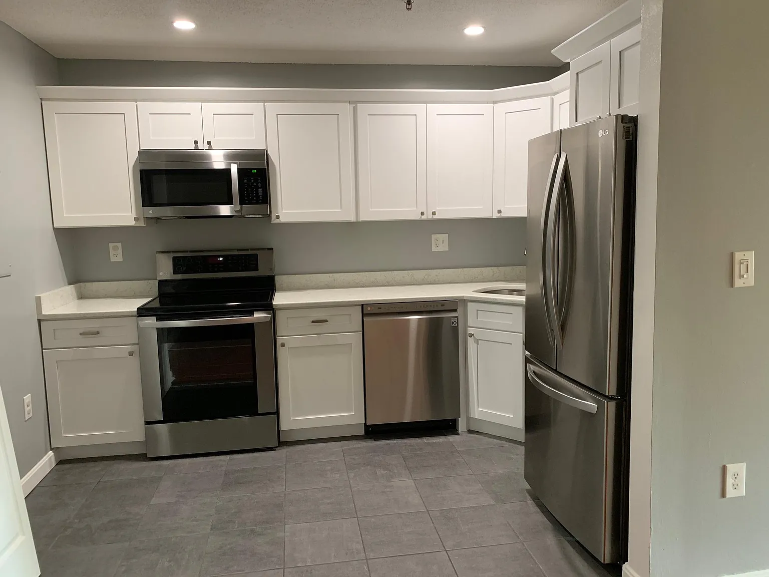 113 Cluff Crossing Rd — Photo 3