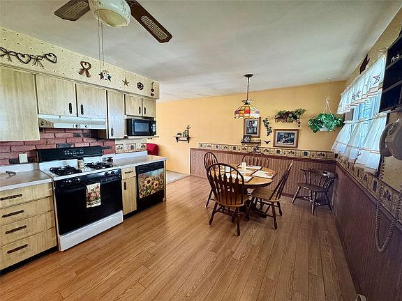 4th image of 2438 Clark Rd