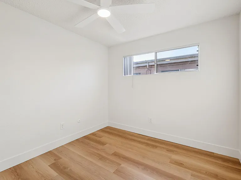 Bella Vista Apartments — Photo 10