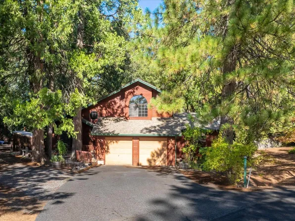 5612 Silver Saddle Ct, Hathaway Pines, CA 95233