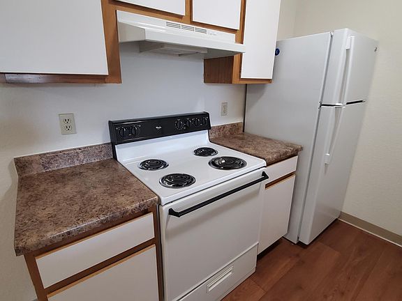 3rd image of 6234 Applegrove Ln