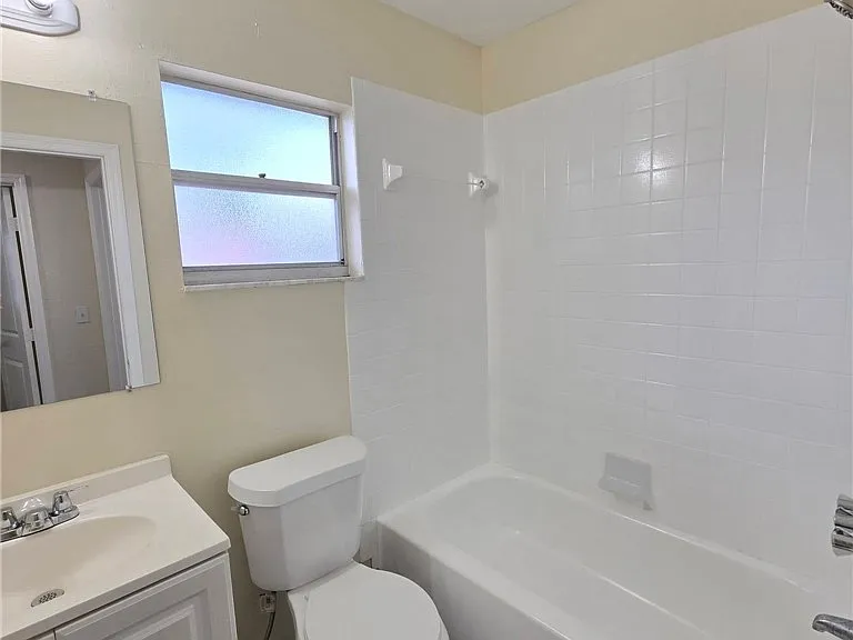 821 Grand Ave — Photo 13