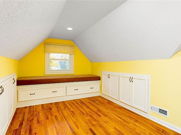 4th image of 3849 W 227th St