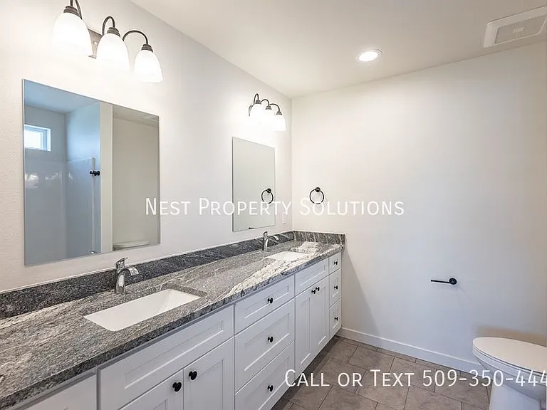 1070 S Grand Dr #B — Photo 22