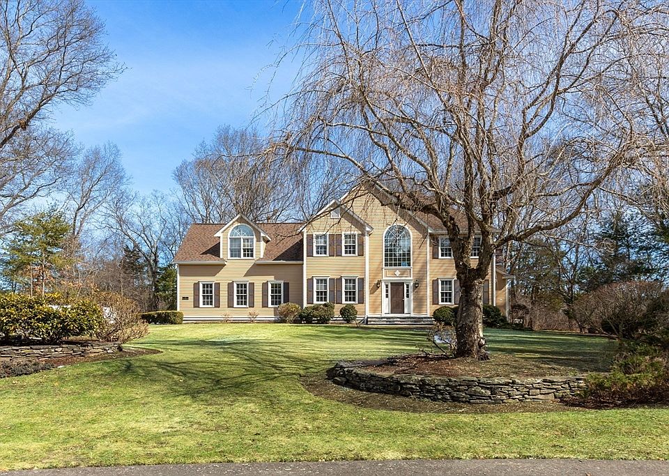 1st image of 20 Sweet Meadow Dr
