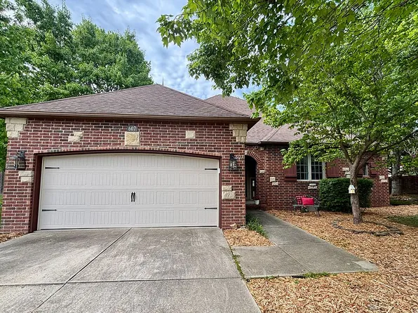 607 E Falls Cir, Ozark, MO 65721