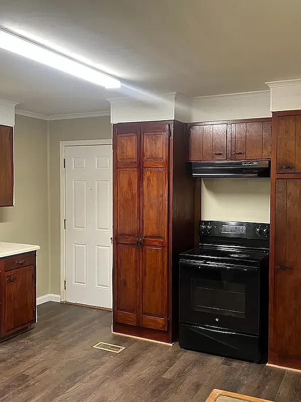 3 bed, 1.5 bath, 2658 sqft, $1,700 — Photo 4