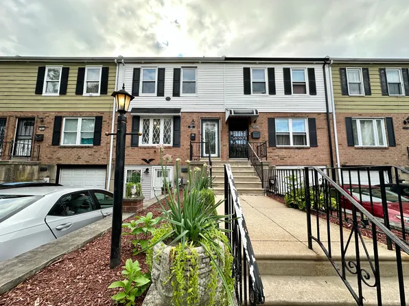 7831 Venus Pl, Philadelphia, PA 19153