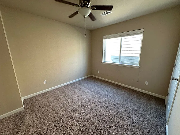 7613 Columbia Way NE — Photo 8
