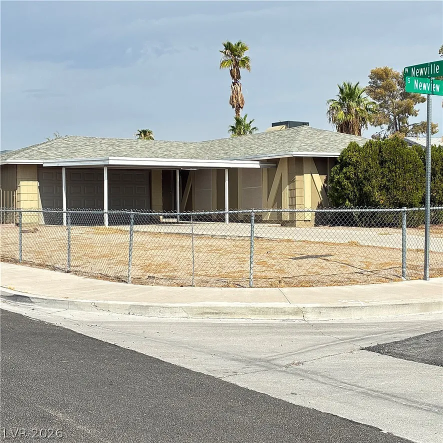 3 bed, 2.0 bath, 1194 sqft, $1,695 — Photo 1