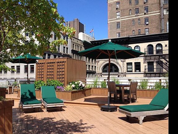 5th image of 23 Waverly Pl APT 2-M