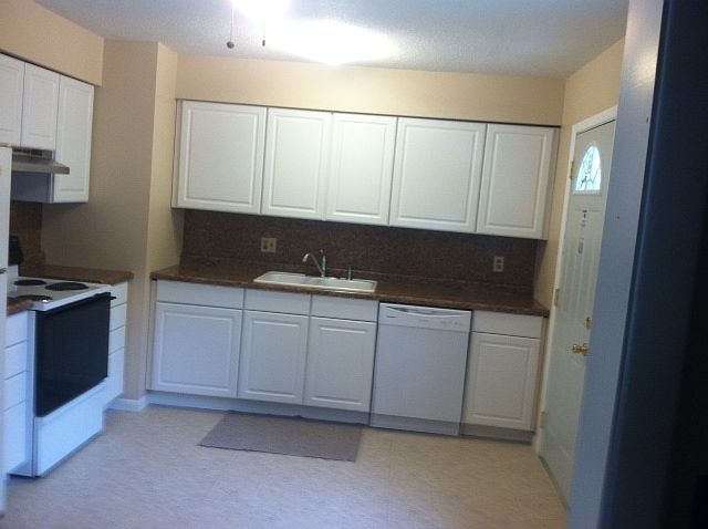 NEW KITCHEN PIC
