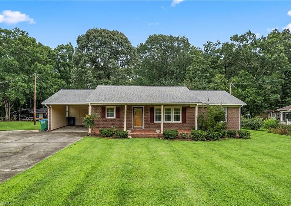 1st image of 320 Forest Park Dr