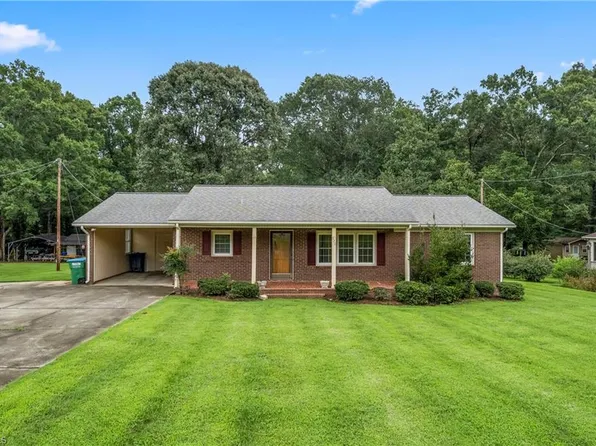 320 Forest Park Dr, Denton, NC 27239