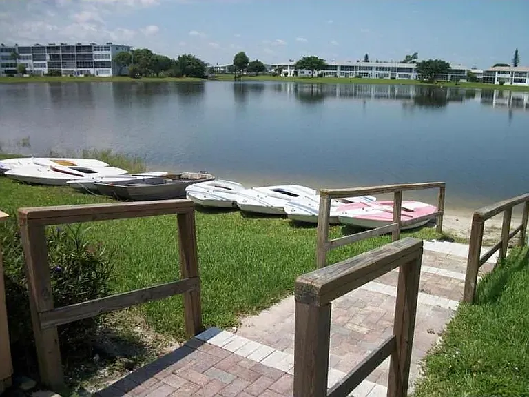 1 bed, 1.5 bath, 702 sqft, $1,650 — Photo 2