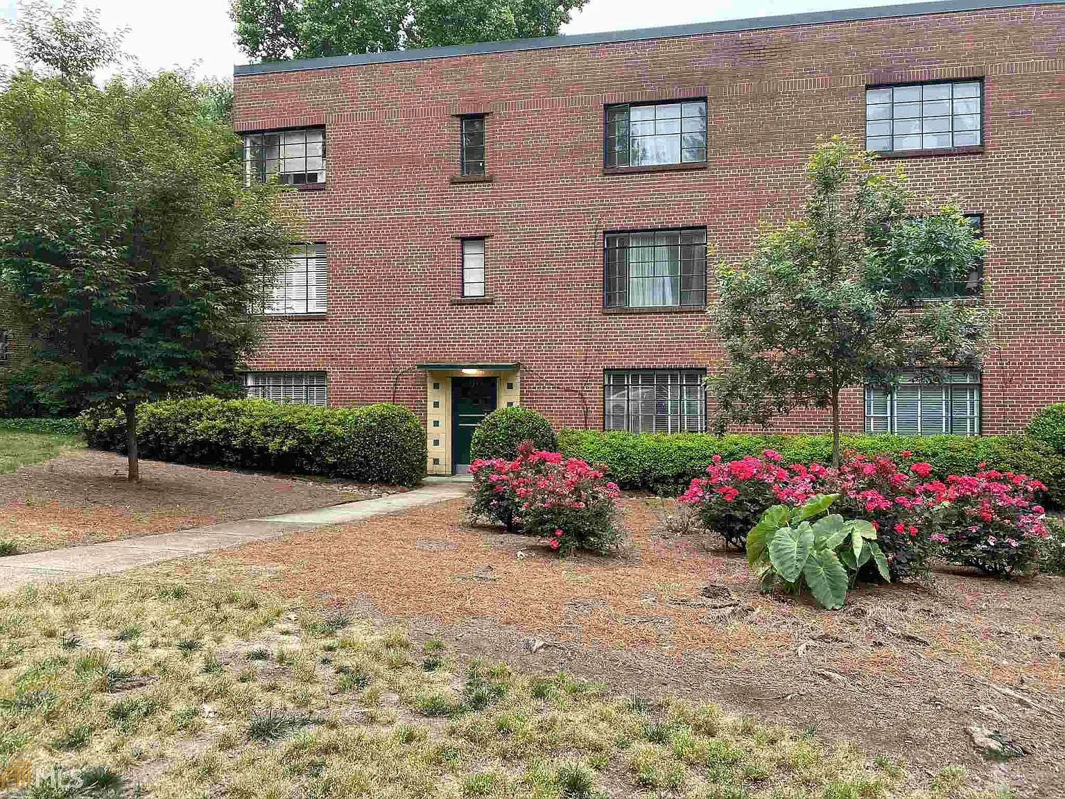 1395 Normandy Dr #1 photo 1