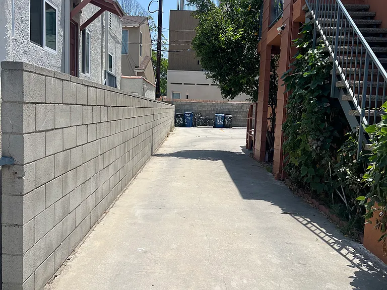 1832 S Curson Ave — Photo 8