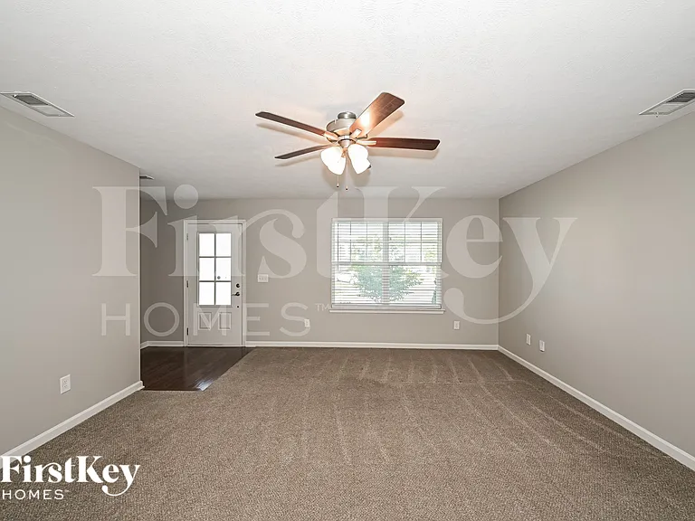 126 Kash Ct — Photo 2
