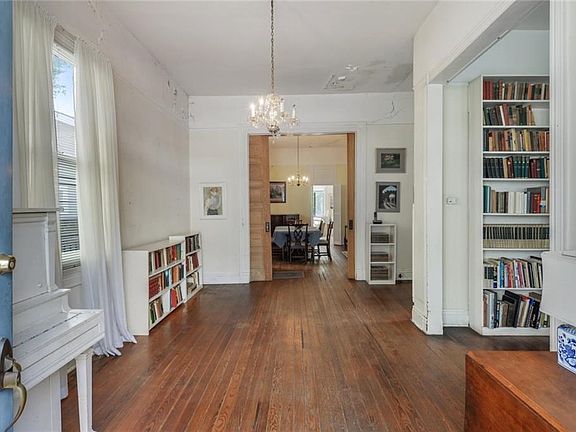 3rd image of 7414 Burthe St