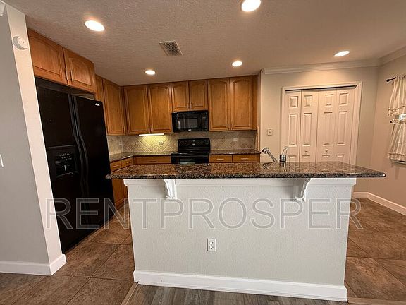 3rd image of 5242 Calabash Pl