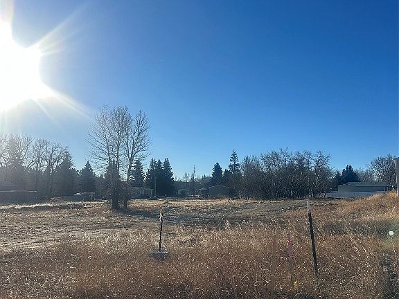 3rd image of Ooo Maple St