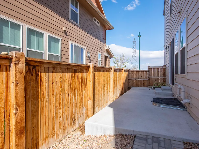 5725 N Hanover St — Photo 23
