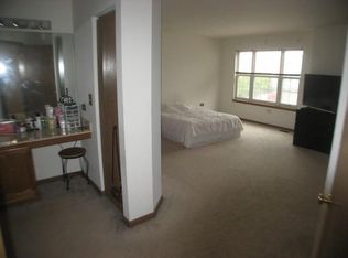 653 Lancaster Cir, Elgin, IL 60123