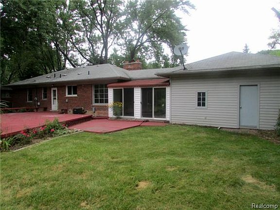 3rd image of 19310 Eastwood Dr
