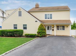 454 Frankel Blvd, Merrick, NY 11566