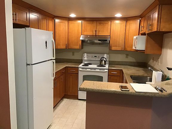 4th image of 1296 Bellevue Way NE APT 6