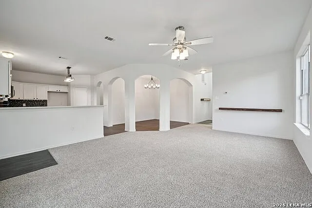 4 bed, 2.5 bath, 1866 sqft, $2,400 — Photo 3