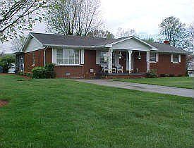 2nd image of 120 Brookhaven Dr