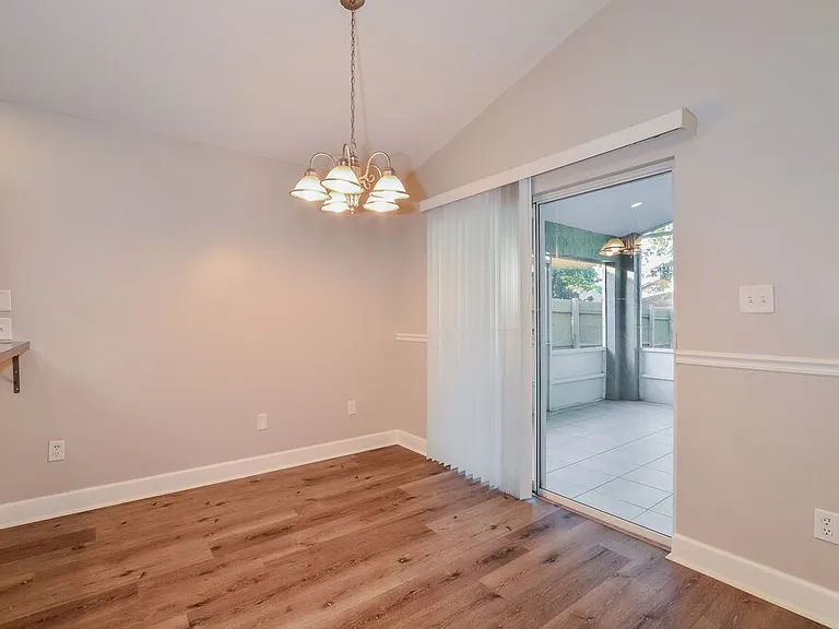 935 Brightview Dr — Photo 5