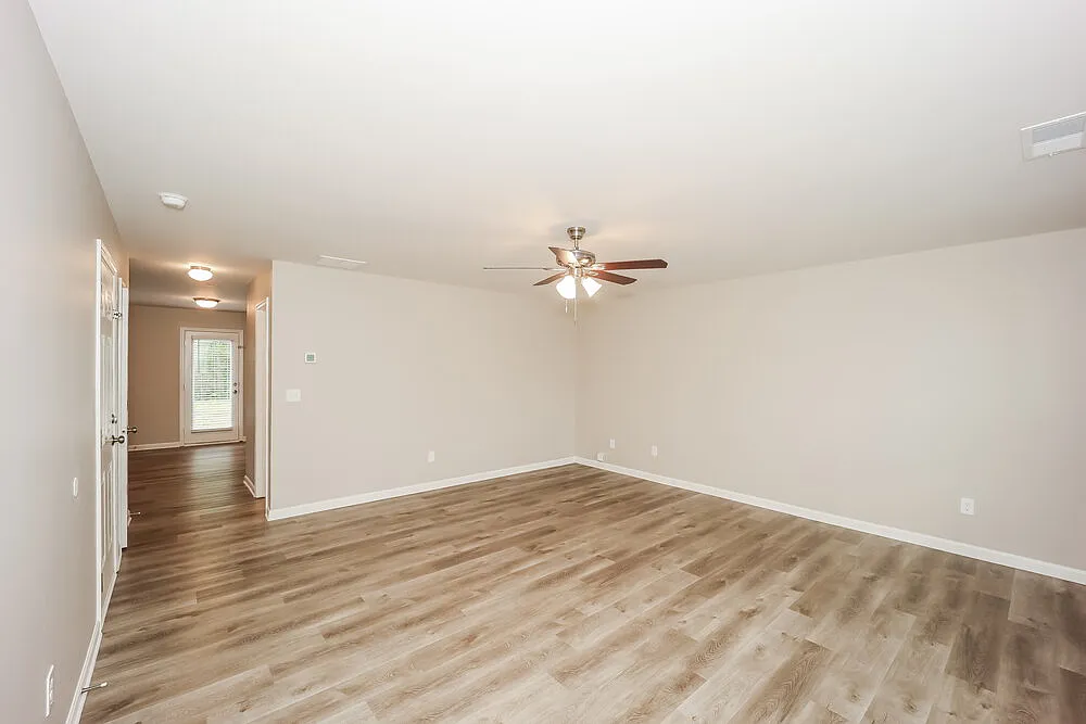 4 bed, 2.5 bath, 1812 sqft, $2,730 — Photo 4