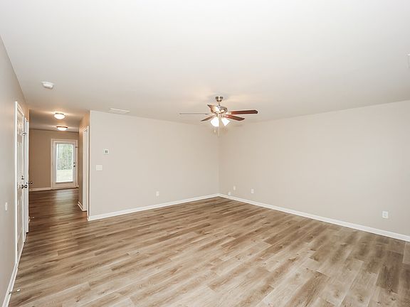 4th image of 318 Freeman Cir