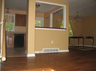 128 Fairlane Dr, Industry, PA